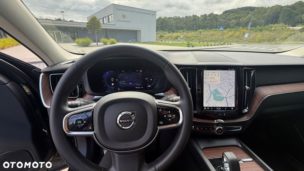 Volvo XC 60 B5 B AWD Plus Dark - 12