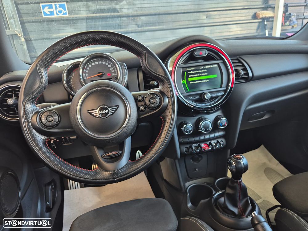 MINI 3 Portas One JCW - 18
