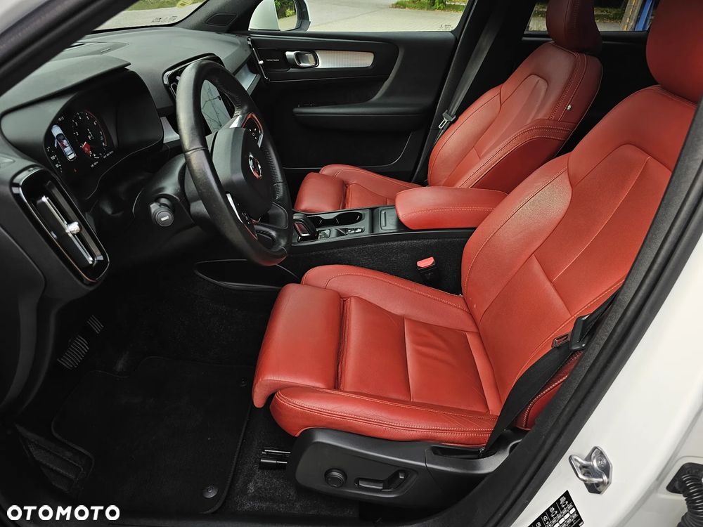 Volvo XC 40 B5 B AWD Ultimate Dark - 11