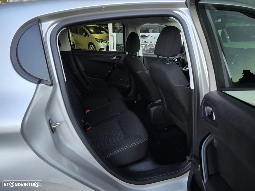 Peugeot 208 1.6 BlueHDi Style - 16