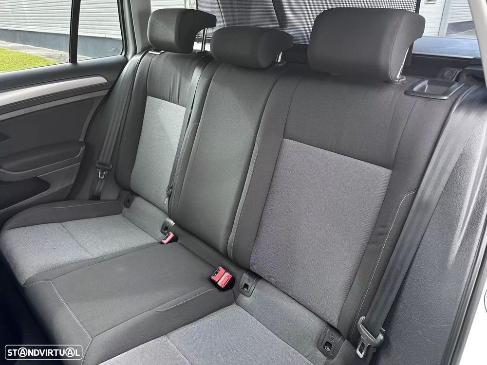 VW Golf Variant 1.6 TDi Highline - 24
