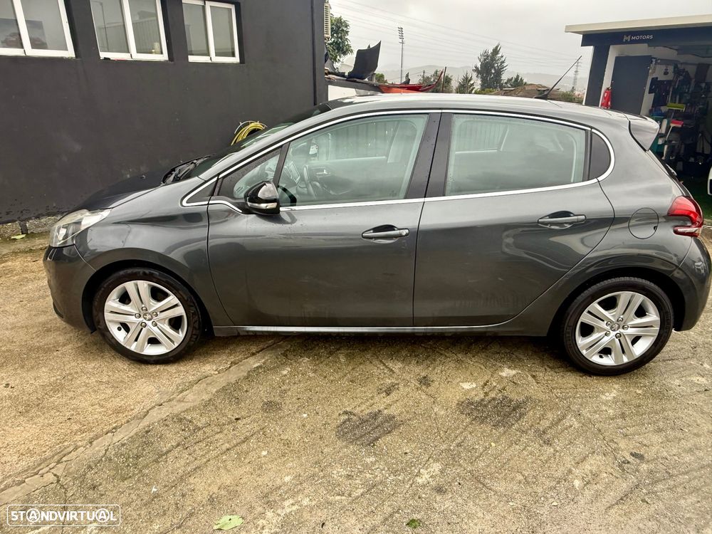 Peugeot 208 1.6 BlueHDi Allure - 33
