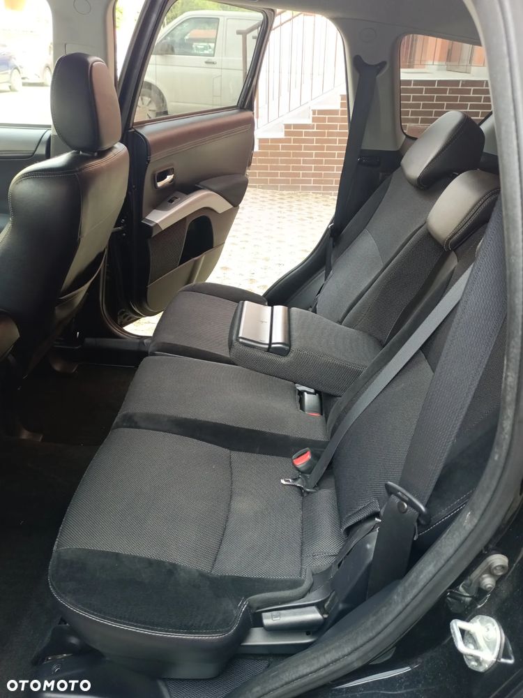 Mitsubishi Outlander 2.0 Invite 2WD EU5 - 11