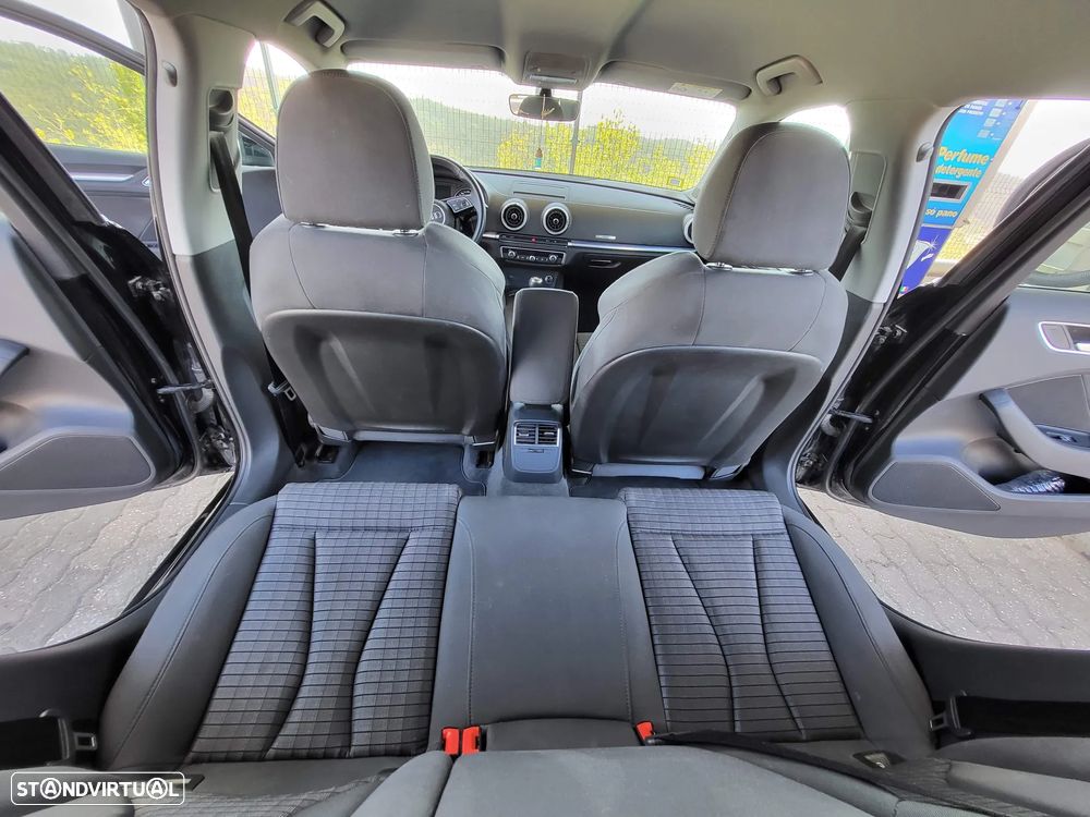 Audi A3 Sportback 1.6 TDI S-line - 12