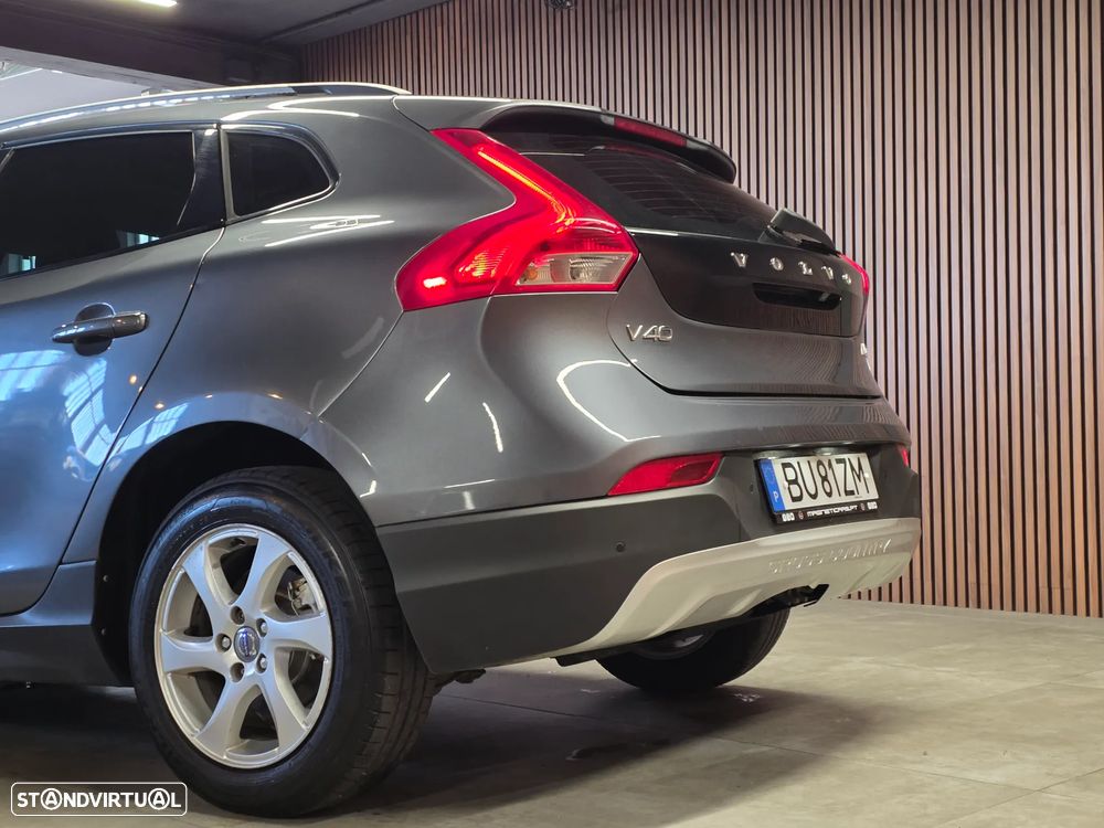 Volvo V40 D2 Summum - 37