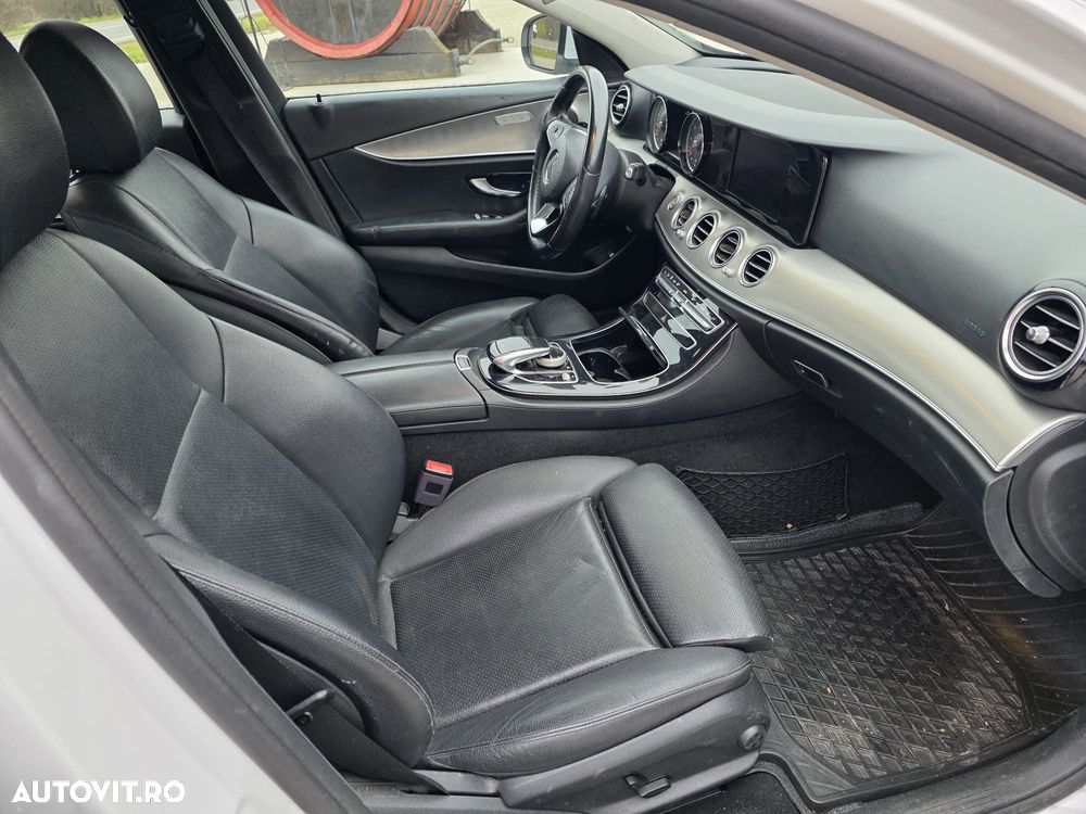 Mercedes-Benz E 220 d 4Matic 9G-TRONIC - 4