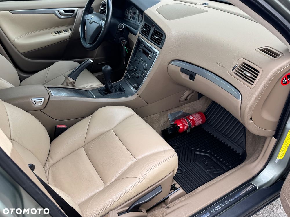 Volvo S60 2.4D Momentum - 24
