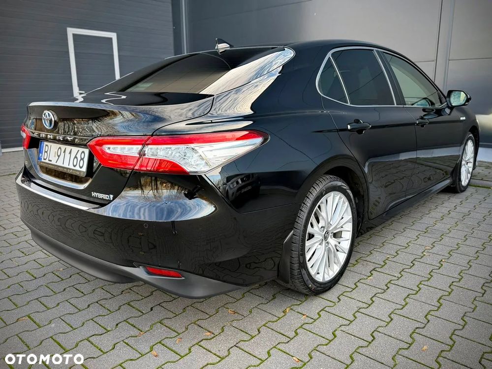 Toyota Camry 2.5 Hybrid Executive CVT - 2