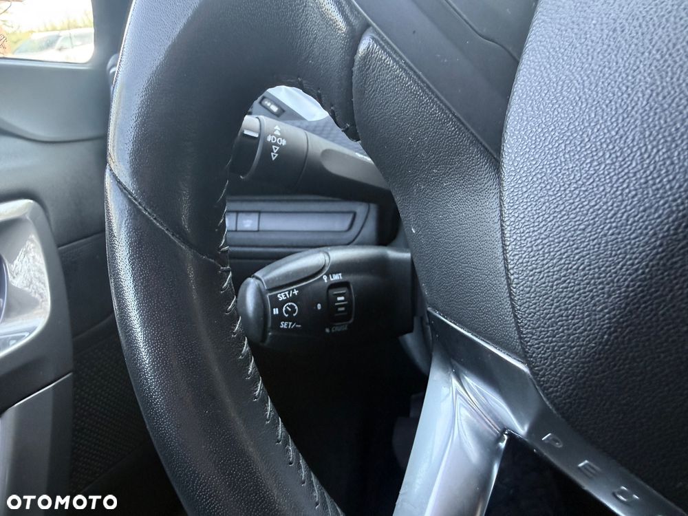 Peugeot 2008 PureTech 110 Stop&Start Allure - 26