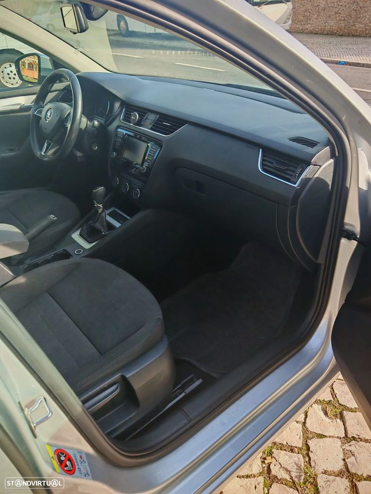 Skoda Octavia Break 1.6 TDi Ambiente - 8
