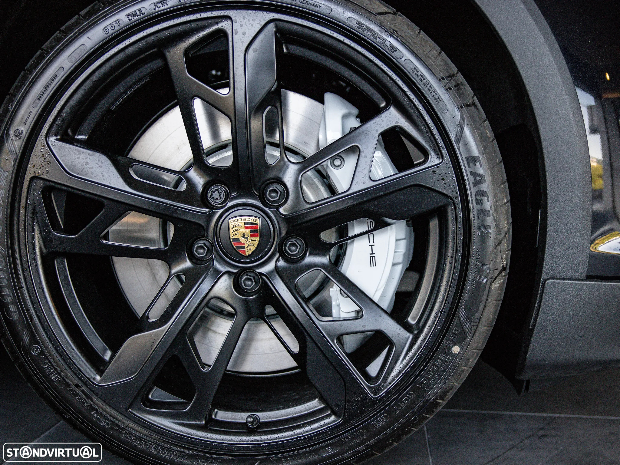 Porsche Taycan Cross Turismo Turbo - 13