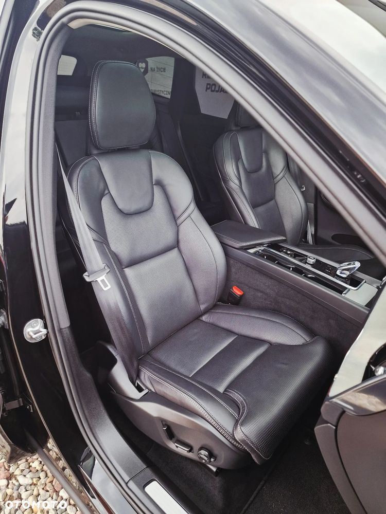 Volvo XC 60 B5 B AWD Ultimate Black Edition - 32