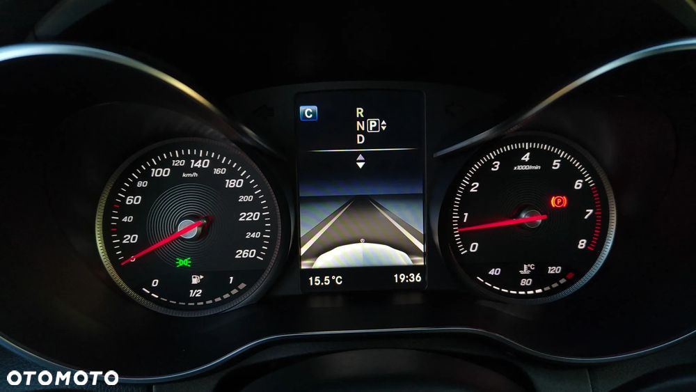 Mercedes-Benz Klasa C 200 7G-TRONIC Exclusive - 32