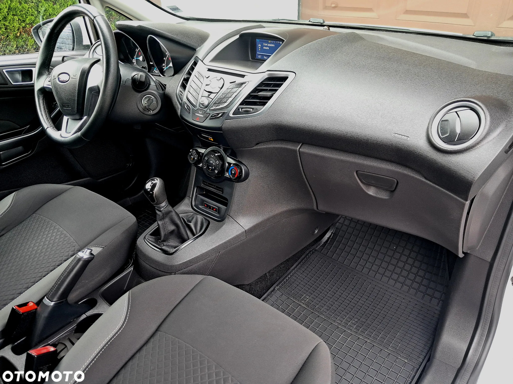 Ford Fiesta 1.25 Celebration - 27
