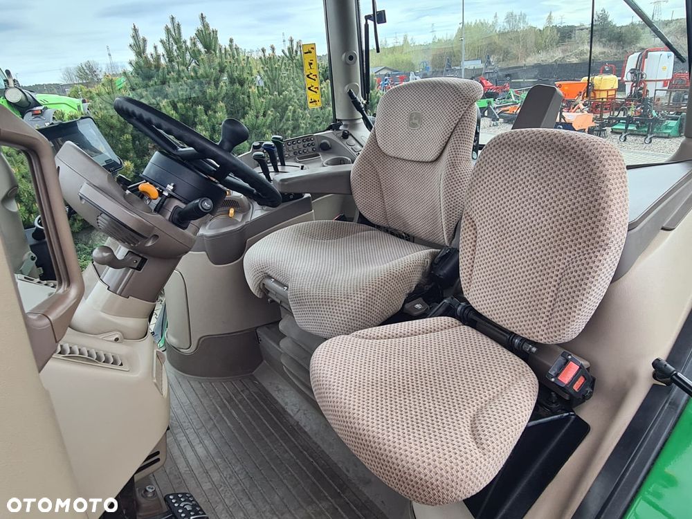 John Deere 6140R - 11