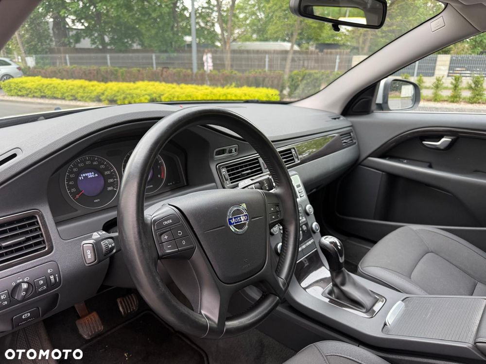 Volvo V70 2.0T Momentum - 24