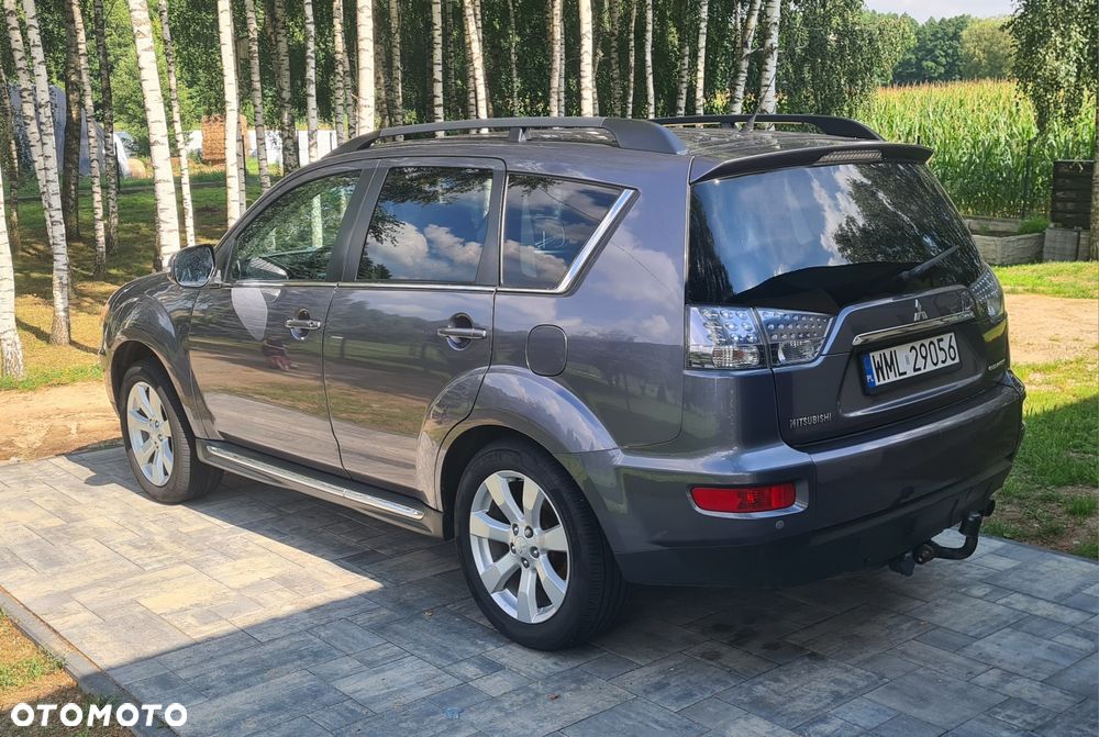 Mitsubishi Outlander - 8