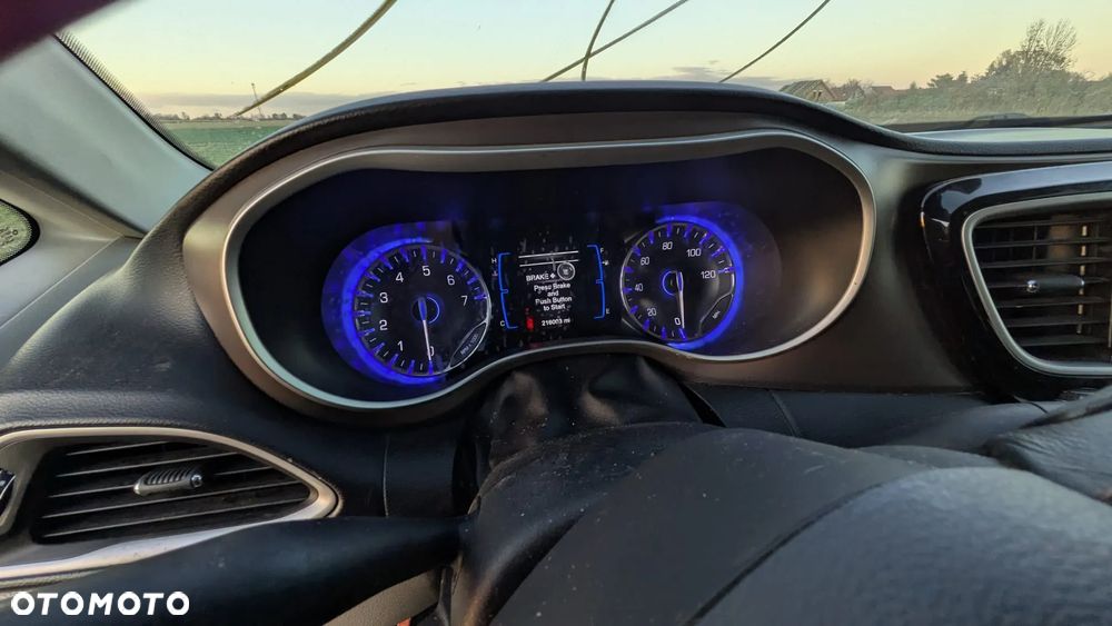 Chrysler Pacifica - 9