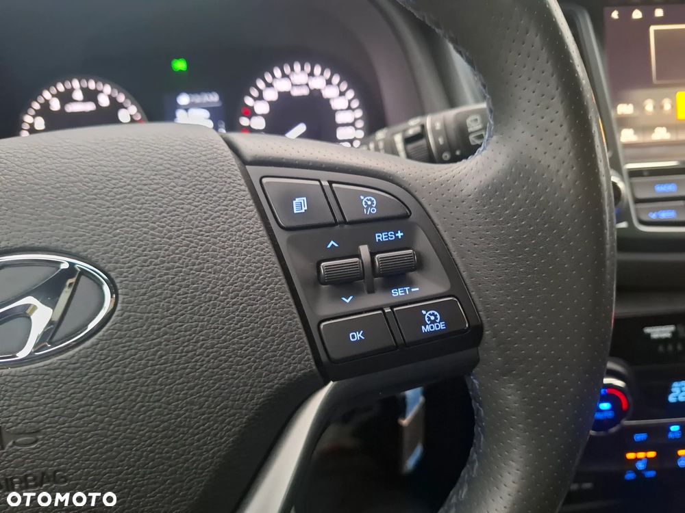 Hyundai Tucson 1.6 GDI BlueDrive GO 2WD - 32