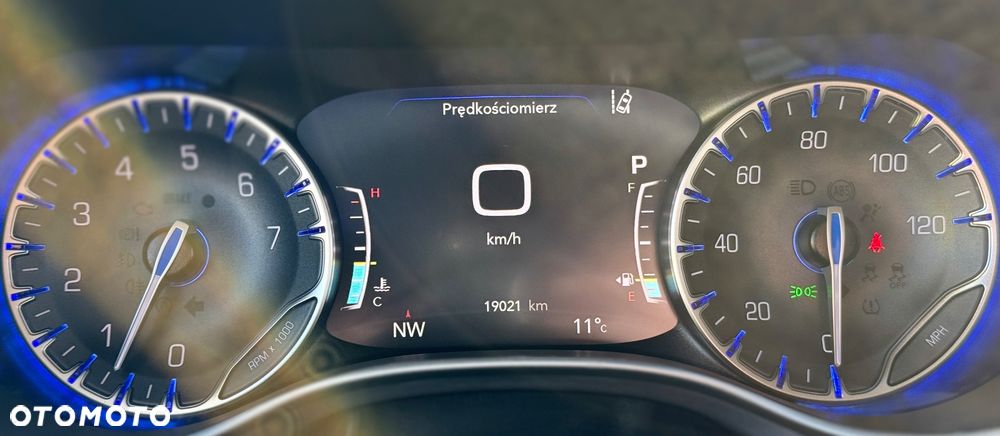 Chrysler Pacifica - 20