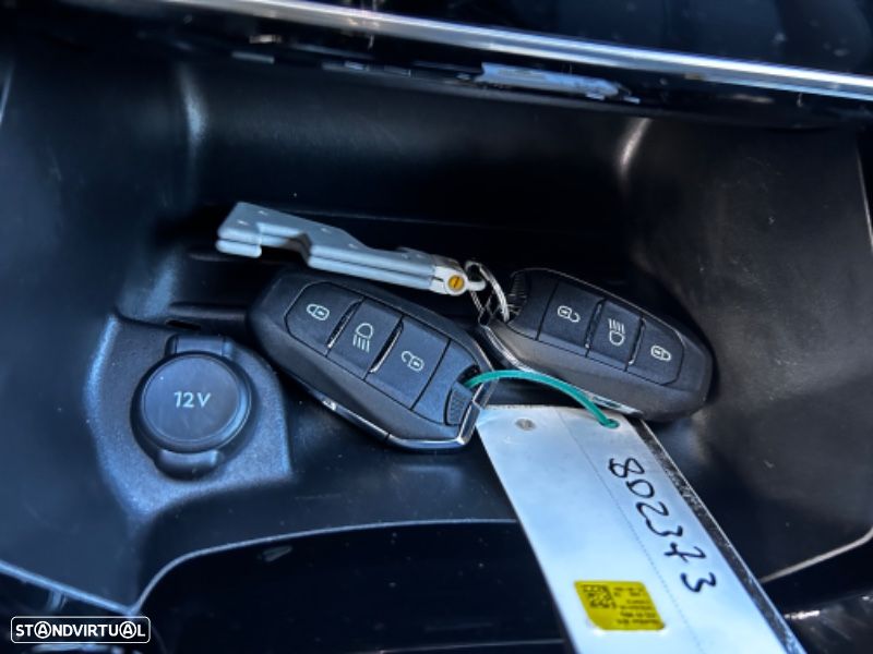 Peugeot e-2008 Allure - 9