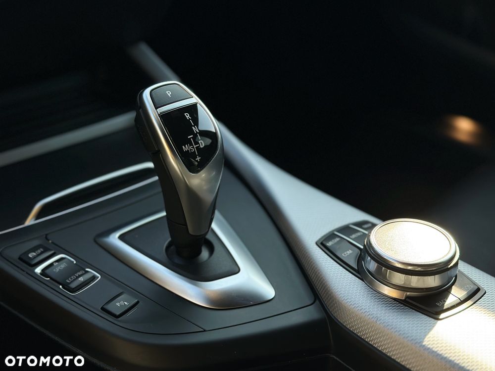 BMW Seria 1 120i M Sport - 5