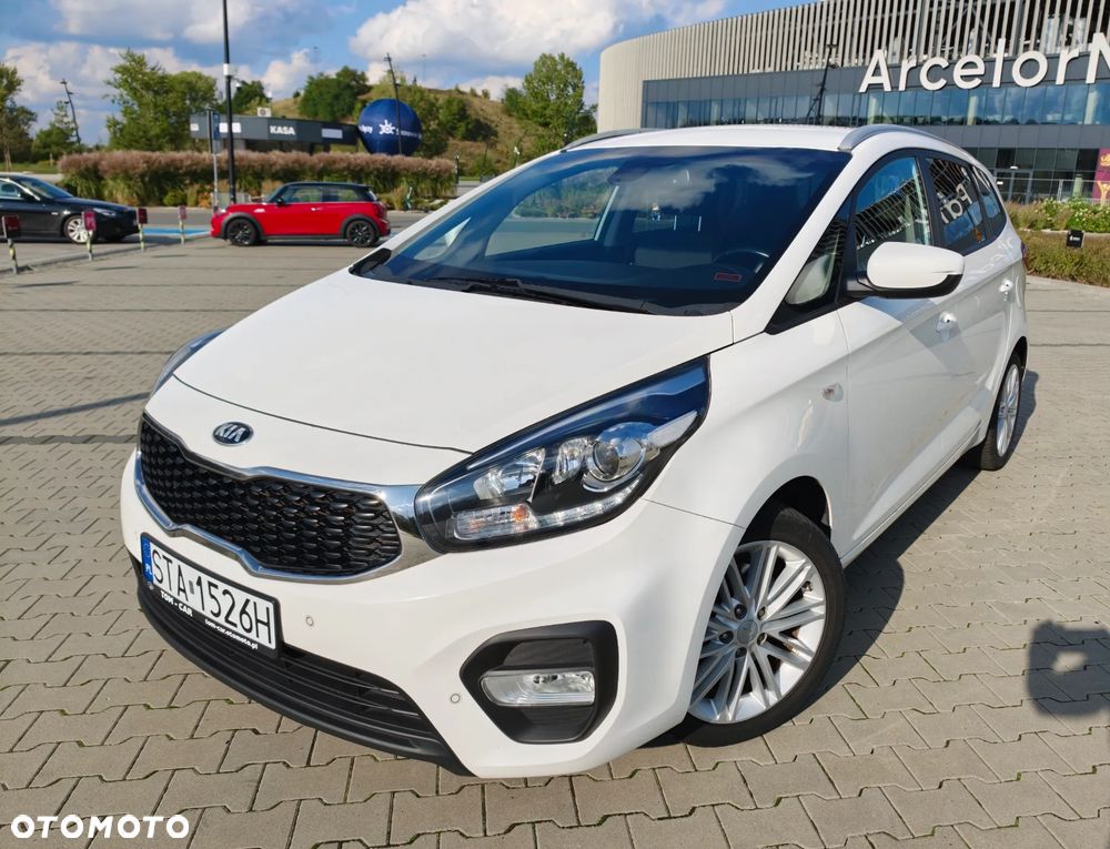 Kia Carens 1.6 GDI Dream-Team Edition - 2