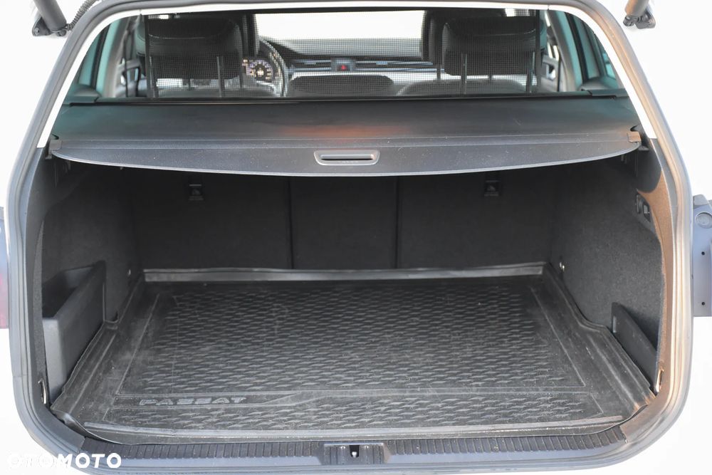 Volkswagen Passat 2.0 TDI SCR DSG 4Motion Elegance - 37