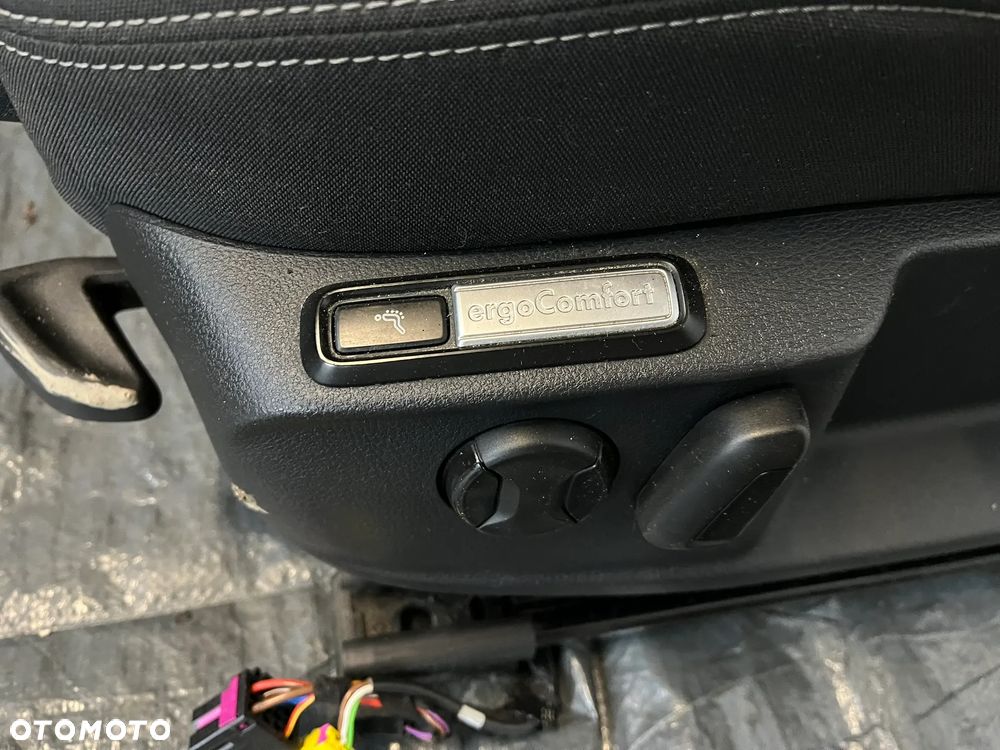 VW Passat B8 Fotele ergoComfort MASAŻ kanapa materiał materiałowe - 3