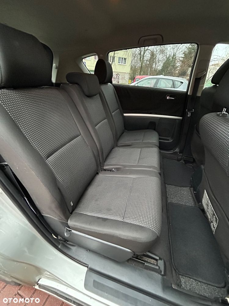 Toyota Corolla Verso 2.2 D-4D X - 14