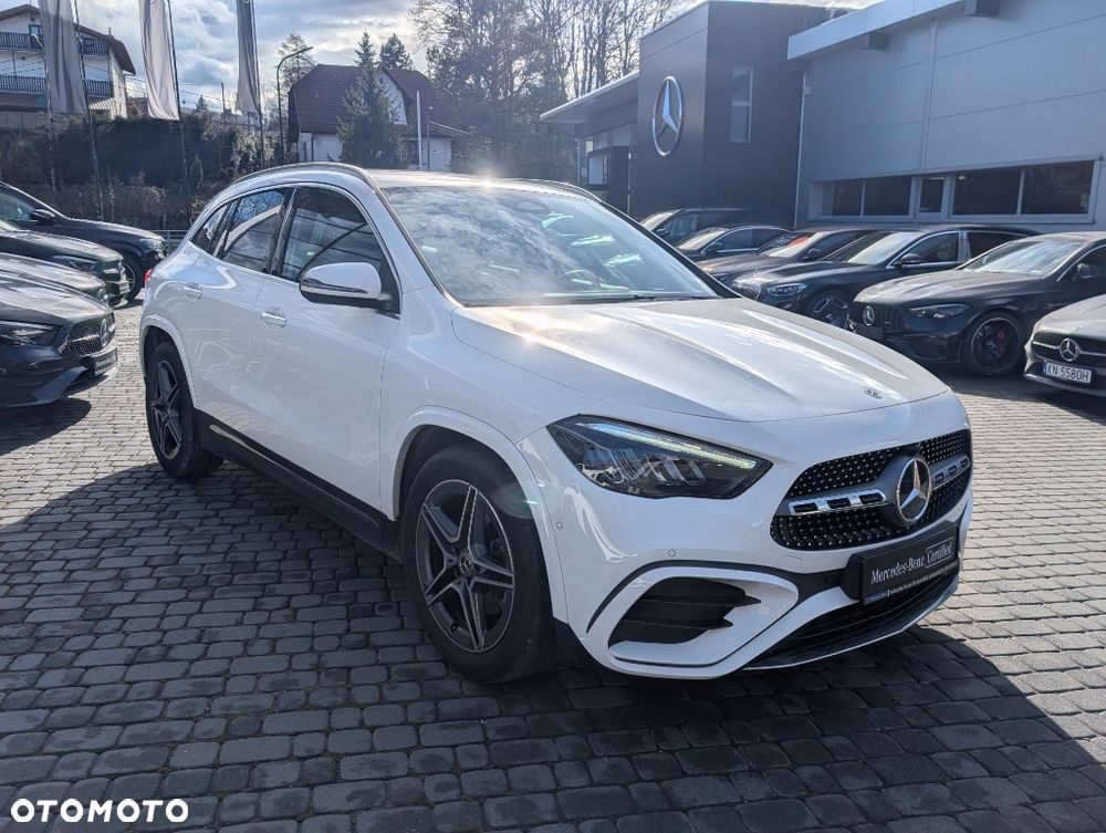 Mercedes-Benz GLA 200 AMG Line - 4