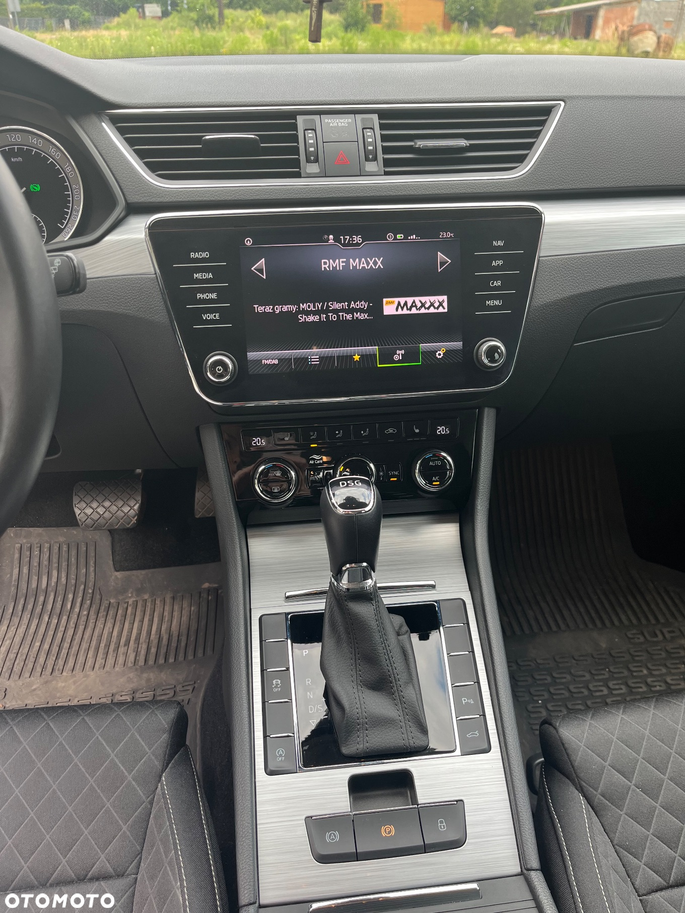 Skoda Superb 2.0 TSI Ambition DSG - 13