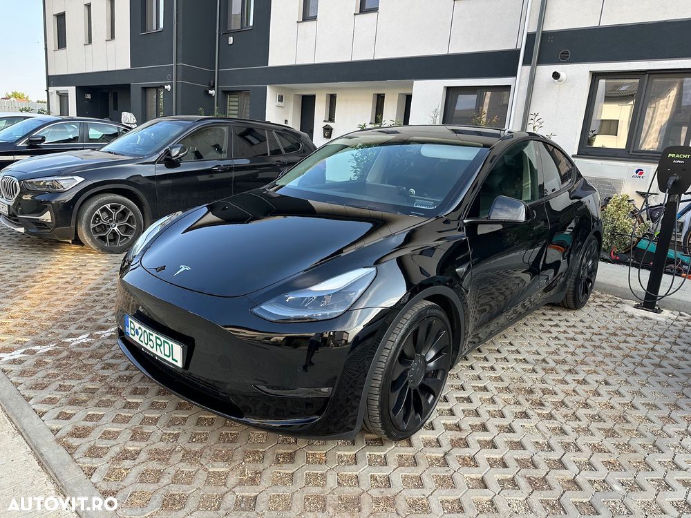 Tesla Model Y - 4