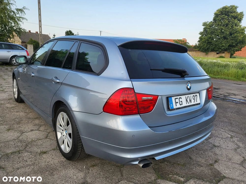 BMW Seria 3 318d - 6