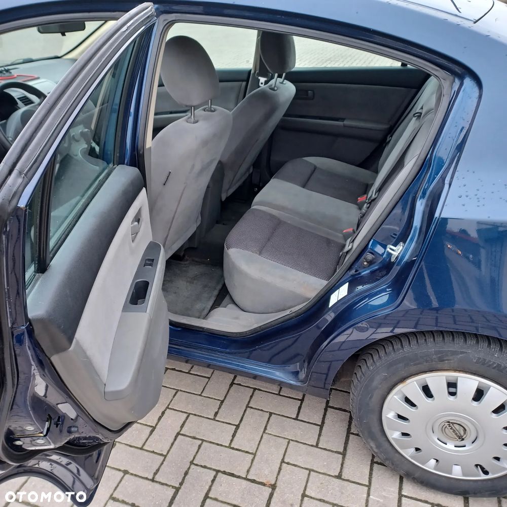 Nissan Sentra - 6