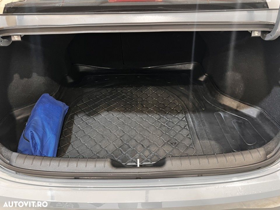 Hyundai Elantra 1.6 l 123 CP 6MT Classic - 21