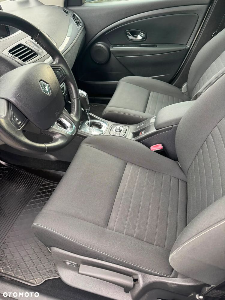 Renault Megane 1.5 dCi Limited EDC EU6 - 8