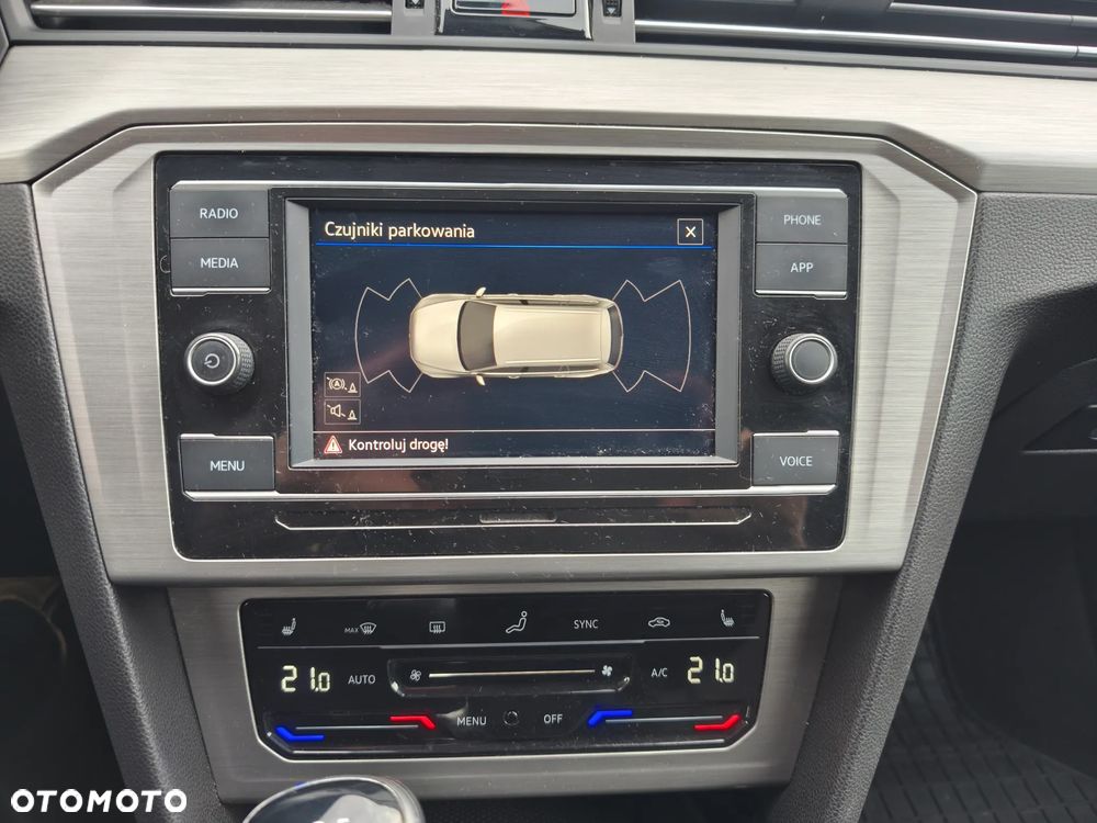Volkswagen Passat - 18