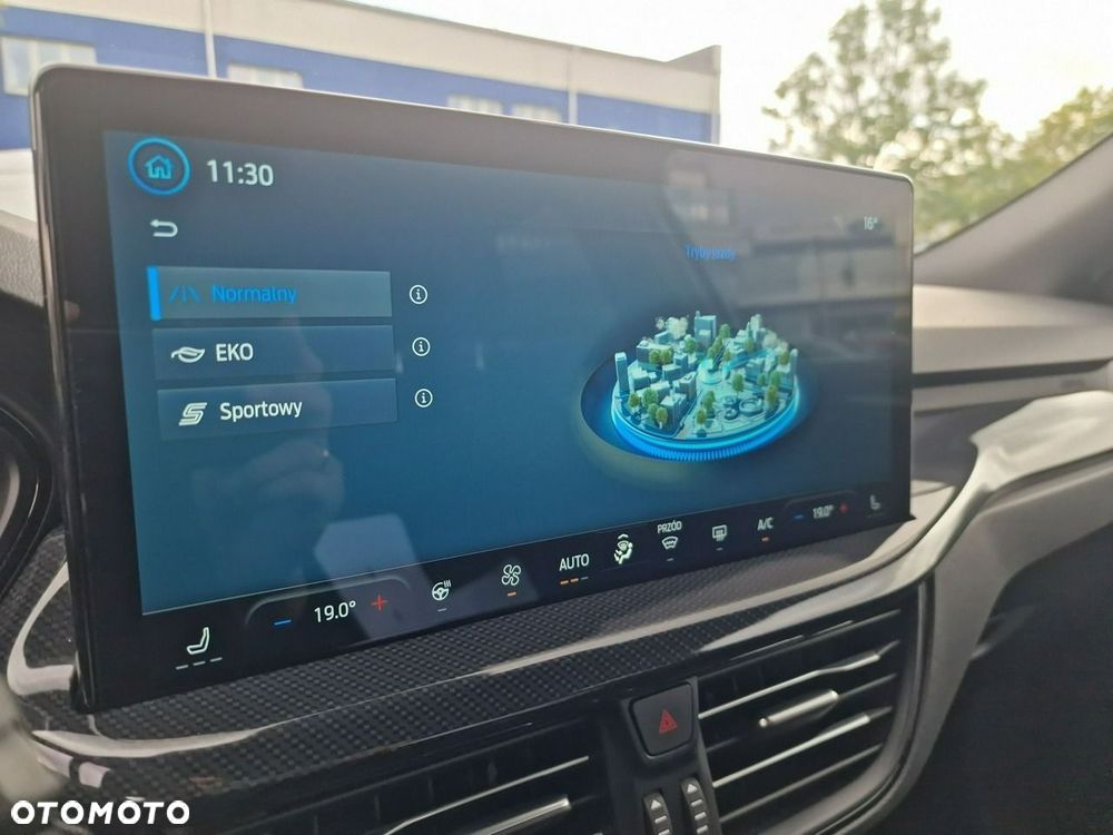 Ford Focus 1.0 EcoBoost Hybrid ST-LINE X - 23