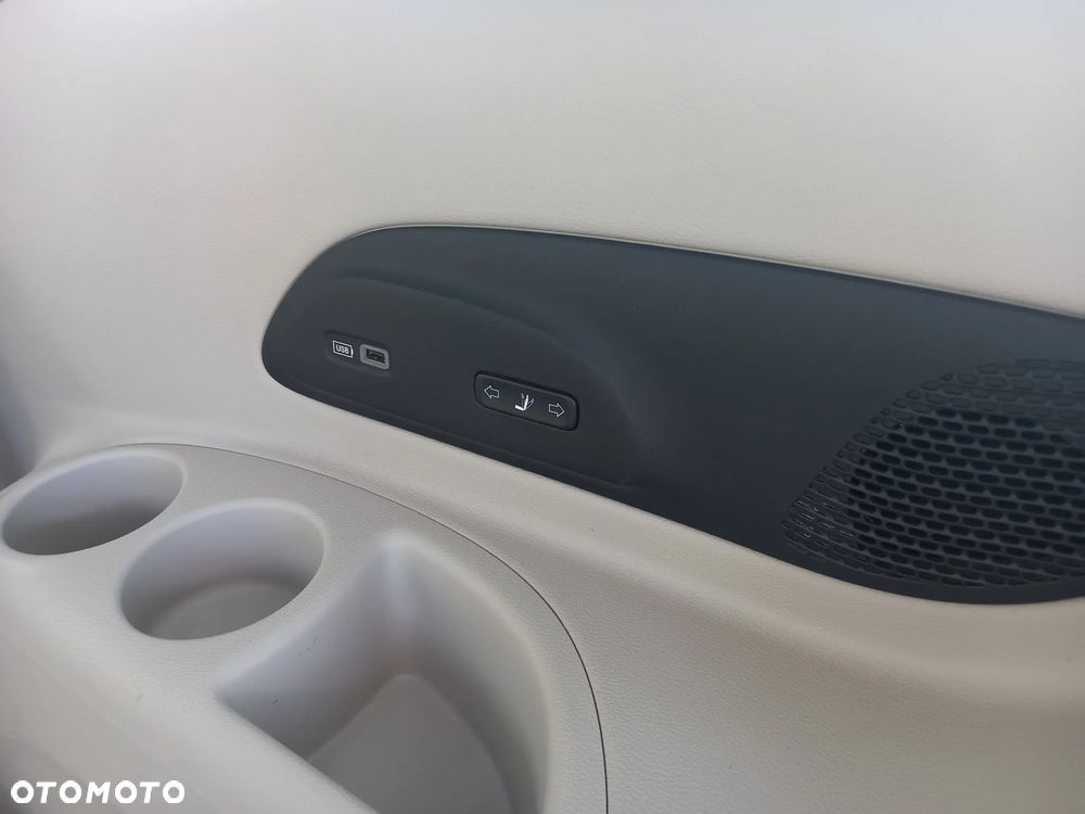 Chrysler Pacifica - 16