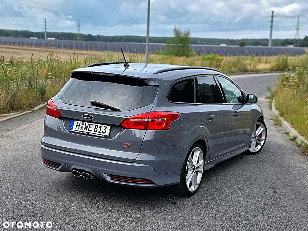 Ford Focus 2.0 TDCi ST - 11