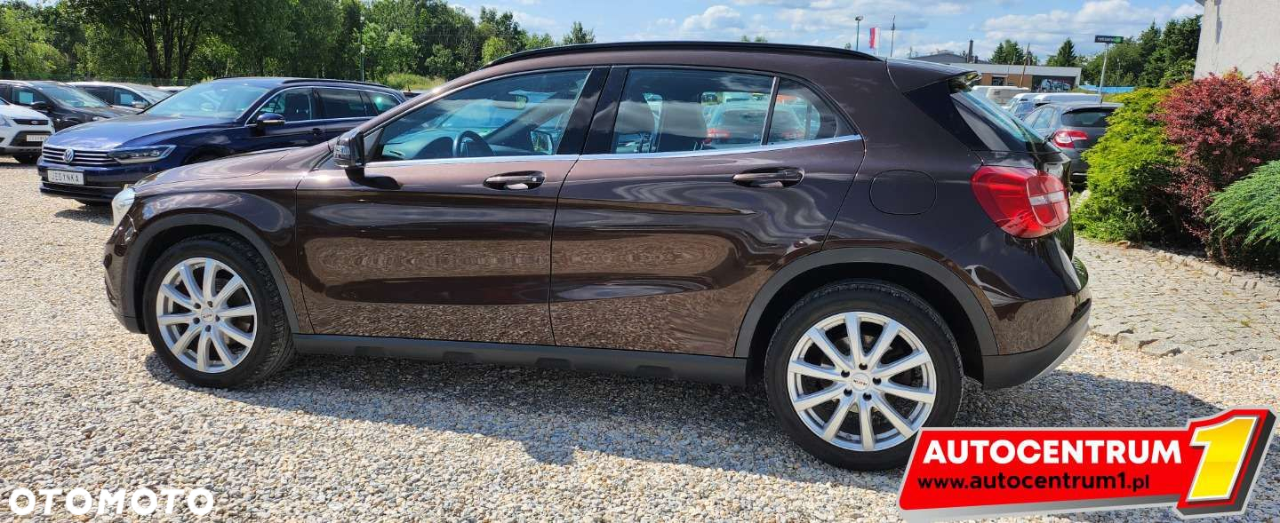 Mercedes-Benz GLA - 23