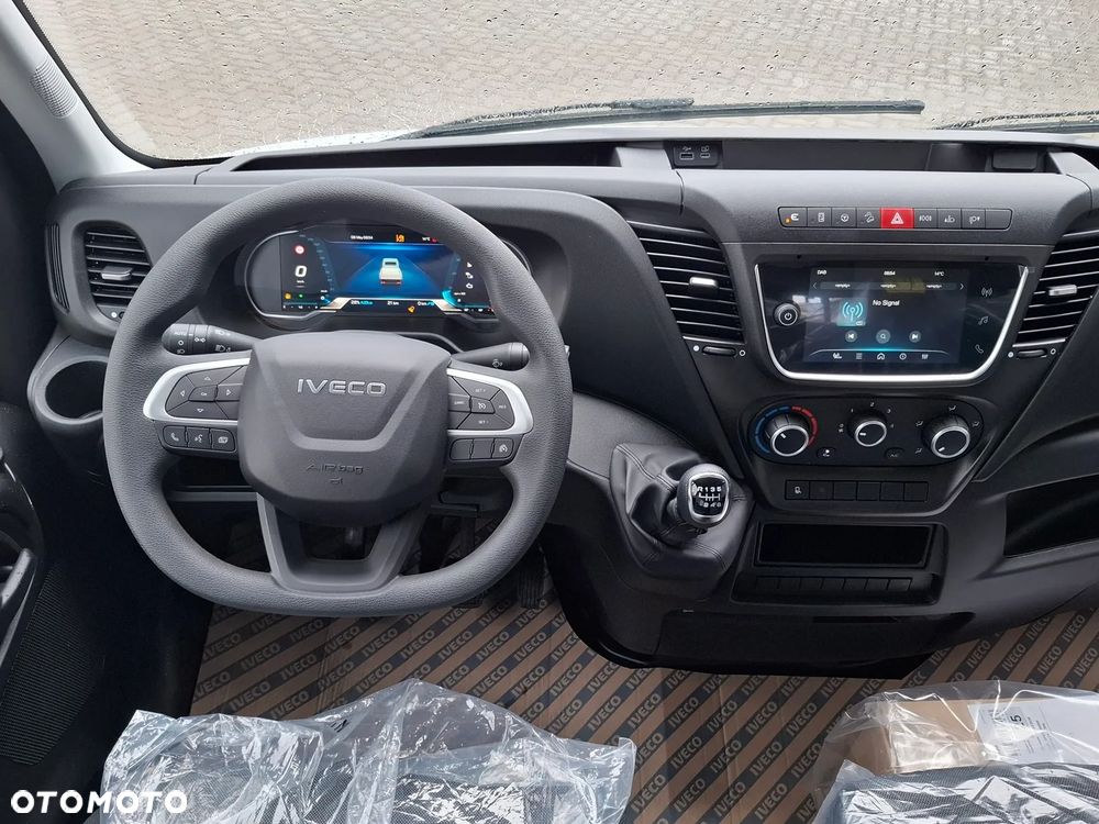 Iveco Daily 35S18HD, 7-osobowy, skrzyniowy - 10