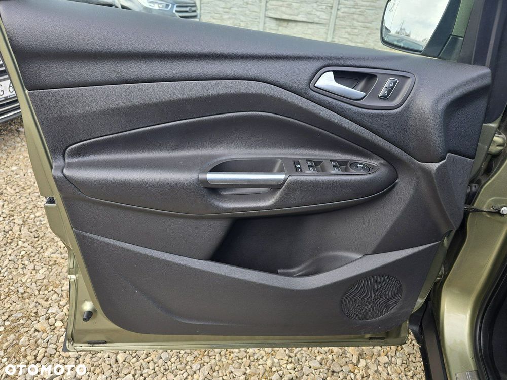 Ford Kuga - 23