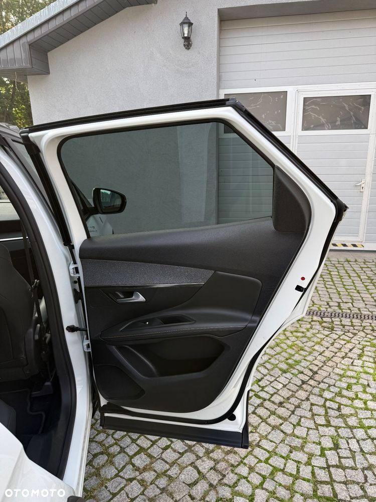 Peugeot 3008 1.5 BlueHDi Road Trip S&S EAT8 - 19
