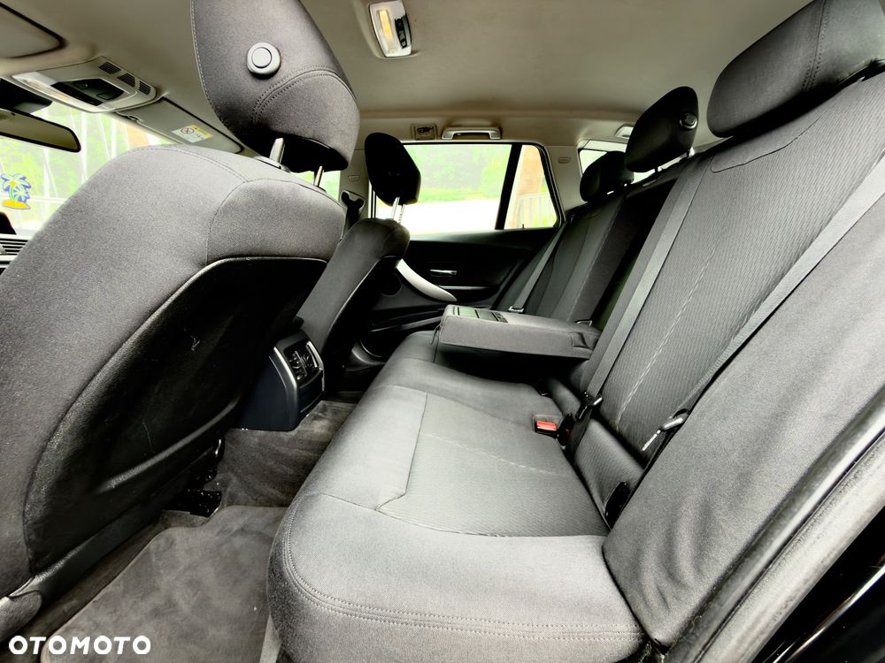 BMW Seria 3 325d - 22