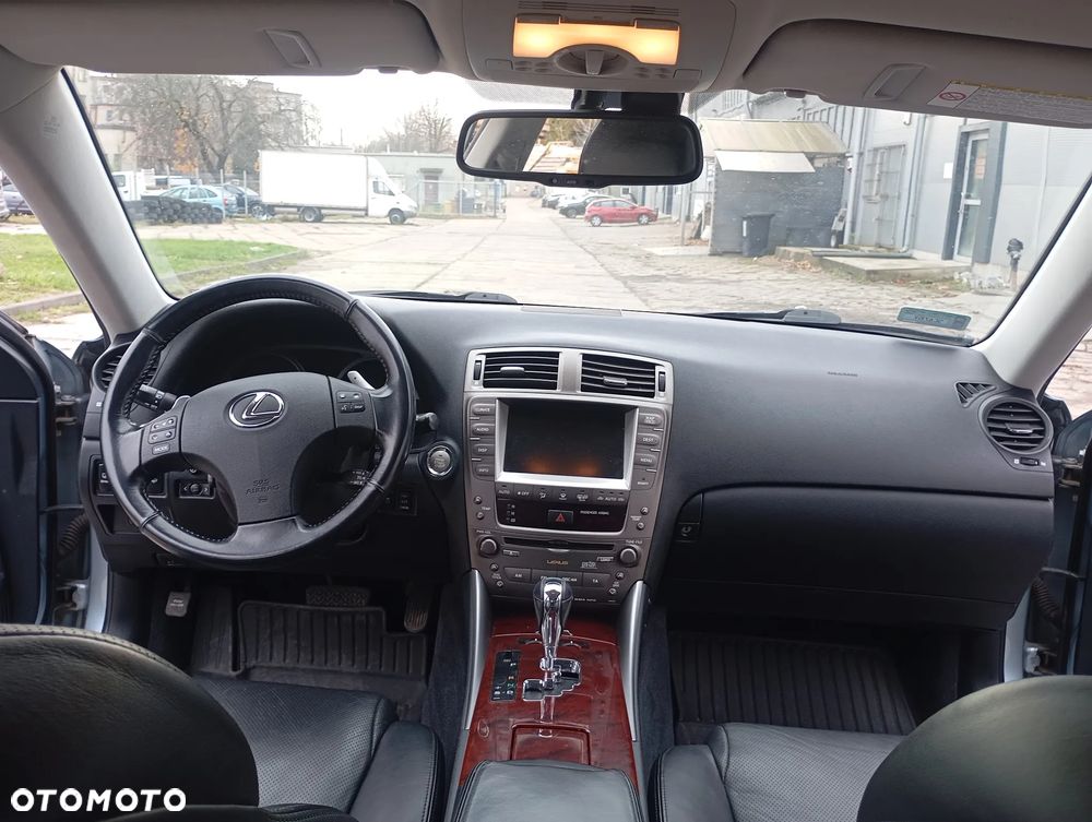 Lexus IS 250 Prestige - 24