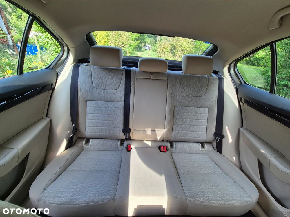 Skoda Octavia 2.0 TDI Edition DSG - 11