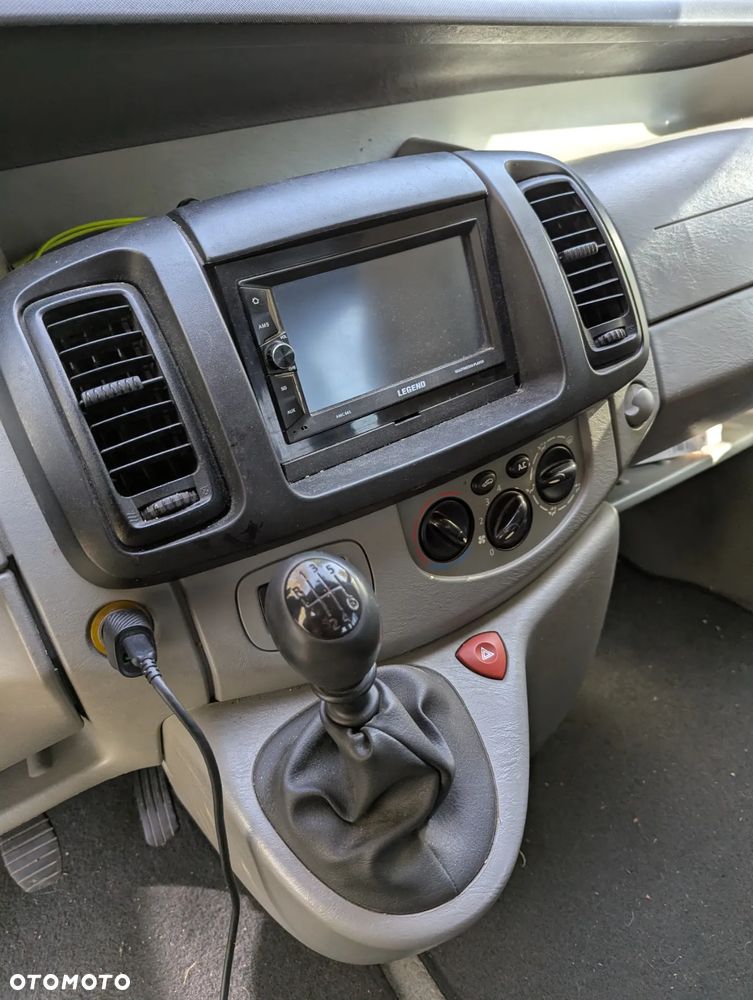 Renault Trafic 1.9 dCi Passenger Authentique - 24