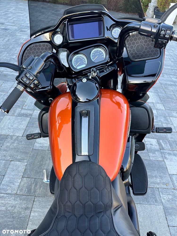 Harley-Davidson Touring Road Glide - 20